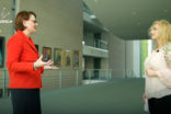 Bild für امل در بازدید از دفتر صدارت آلمان، پاسخ وزیر امور ادغام خانم” ویدمن موز” به سوالات ما.