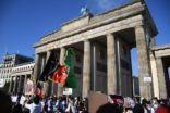 Bild für اعتراض افغان های مقیم برلین، درمورد توقف خشونت های جنگ در افغانستان