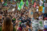 Bild für بالصور.. الآلاف تظاهروا في اليوم العالمي لحماية المناخ!