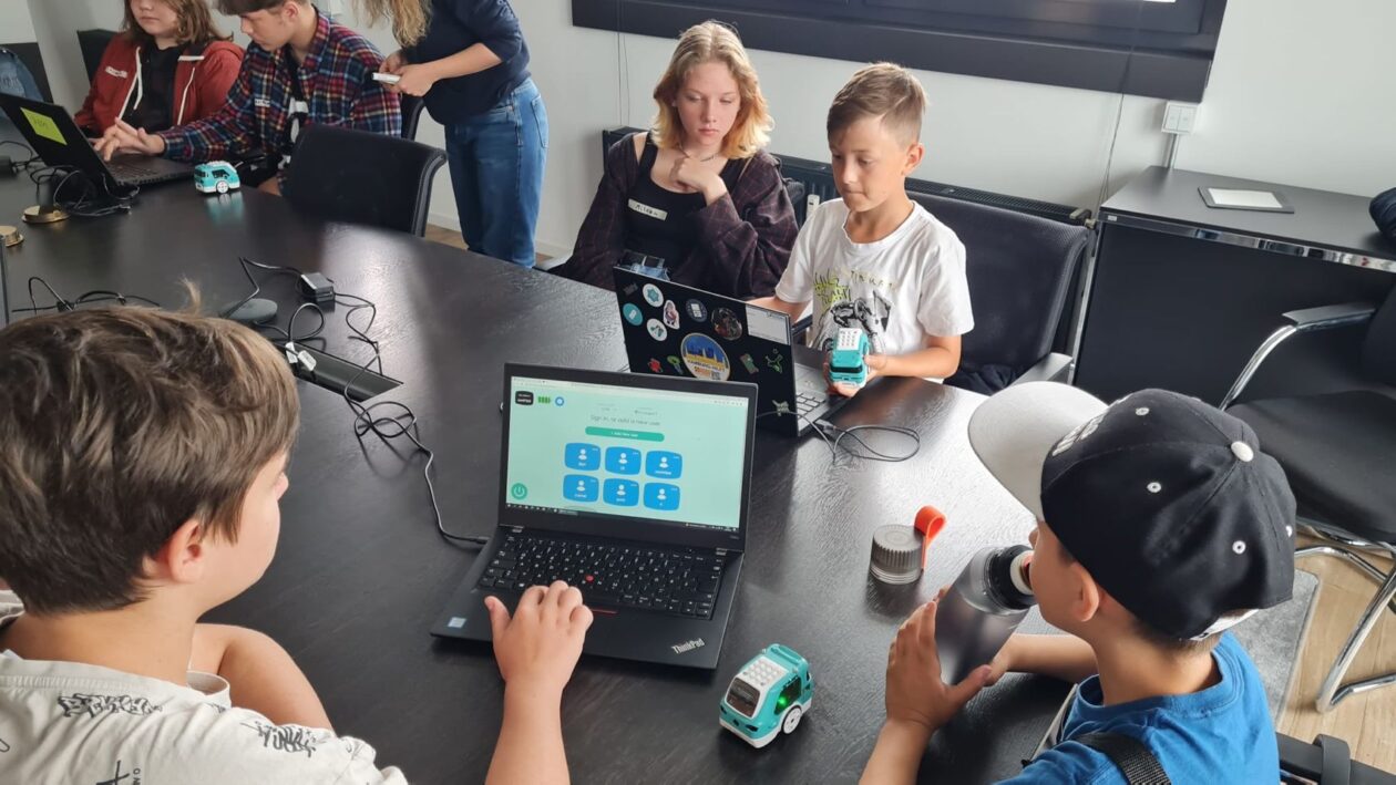 Уроки у технопарках та офісі Google: як українських дітей у Гамбурзі навчають ІТ