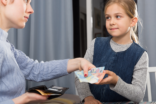 Bild für «پول توجیبی/جیب خرج» برای کودکان؛ چقدر مناسب است و چگونه می‌توان آن را مدیریت کرد؟