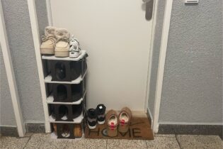 Bild für Взуття перед квартирою: чи дозволено це в Німеччині?