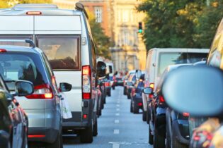 Bild für چگونه از ازدحام جادهای جلوگیری کنیم – نکاتی برای سفر آرامتر