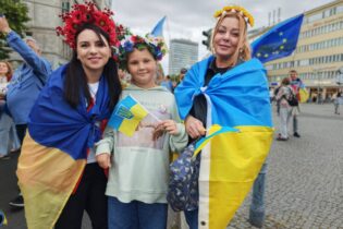 Bild für Тисячі українців вийшли вулиці Берліна – фоторепортаж