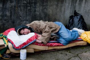 Bild für بیش از ۱۴۵ هزار کودک و نوجوان در بیخانمانی