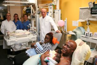 Bild für У “Шаріте” народилися п’ятернята: пологи приймала команда з 25 фахівців