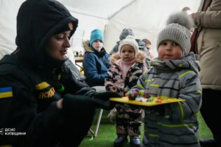 Bild für Ще ніколи так багато дітей не жили у війнах і голоді – ЮНІСЕФ