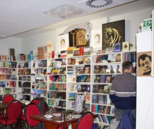 جانب من المكتبة