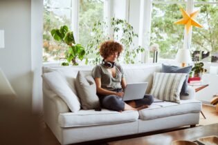 Bild für دراسة ألمانية عن العمل من المنزل… يرفع الإنتاجية لكن حتى حدٍّ معيّن