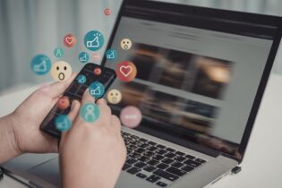 Bild für العيش دون إنترنت… تراجع نسبة “غير المتصلين” في ألمانيا والاتحاد الأوروبي