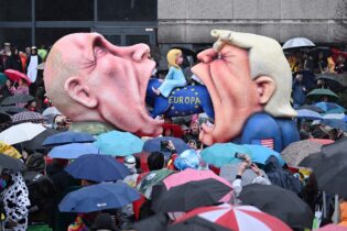 Bild für الكرنفال في دوسلدورف… جاك تِيلّي يسخر من بوتين والكرملين يلاحقه قضائياً