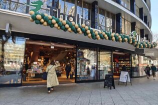 Bild für У центрі Берліна відкрили велику книгарню – гімн любові до міста